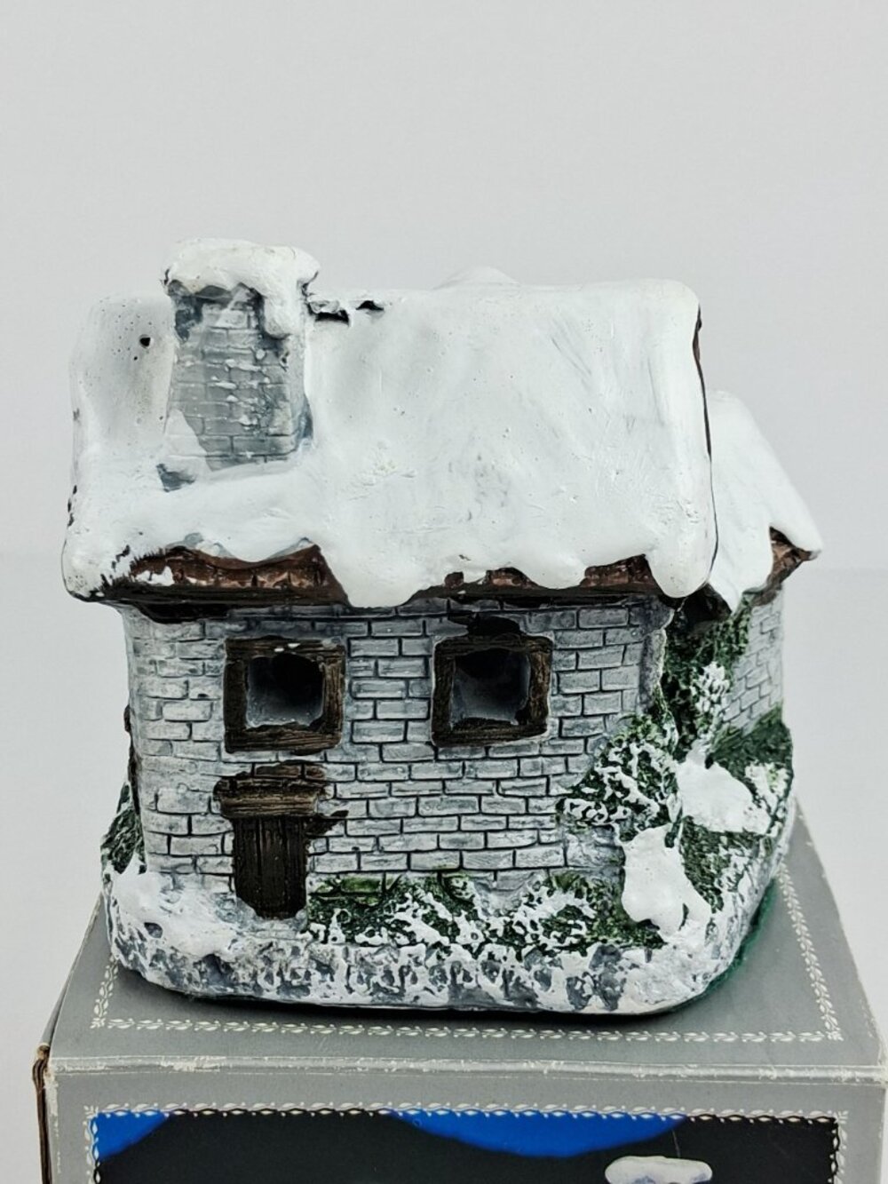 VTG Cottage Charmers Lighted Resin Snow House Battery Christmas Village - Picture 3 of 13